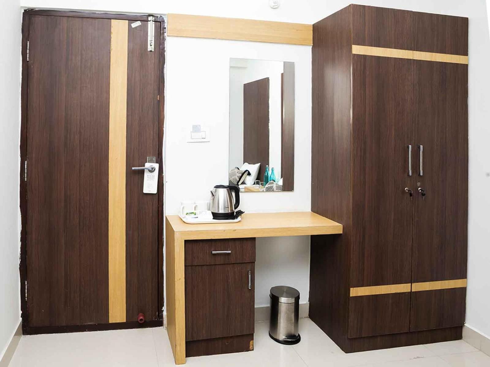 Z Express Enzyme Hotel Bangalore Bagian luar foto