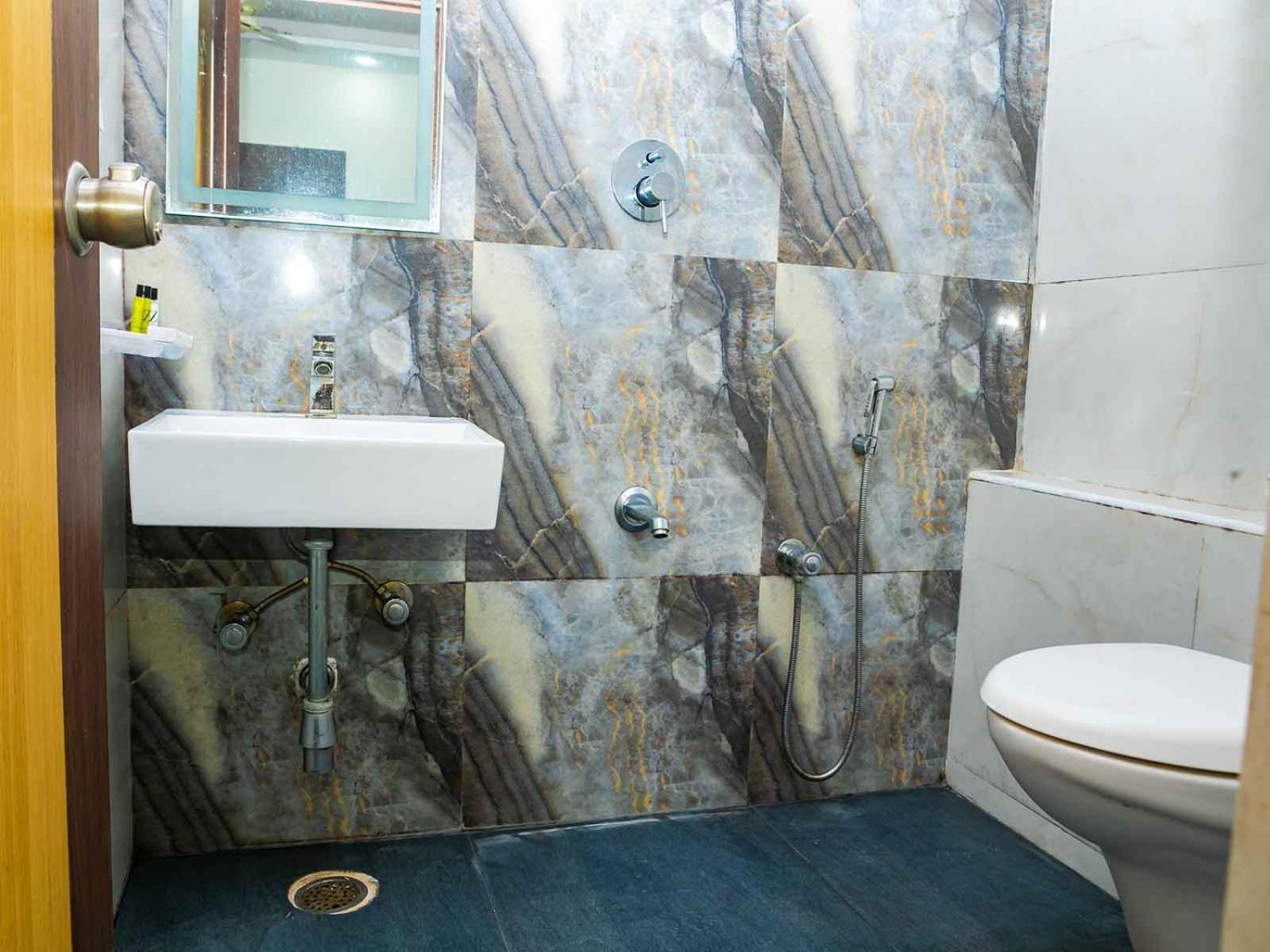 Z Express Enzyme Hotel Bangalore Bagian luar foto